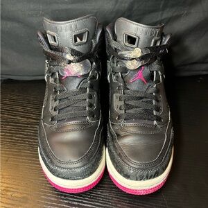 Women’s AIR Jordan 4’s